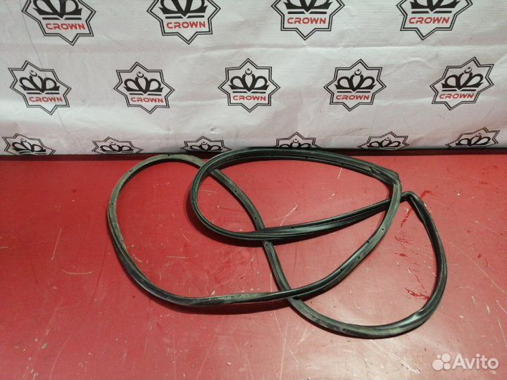 Уплотнитель двери передний правый Mazda 6 GG L3C1