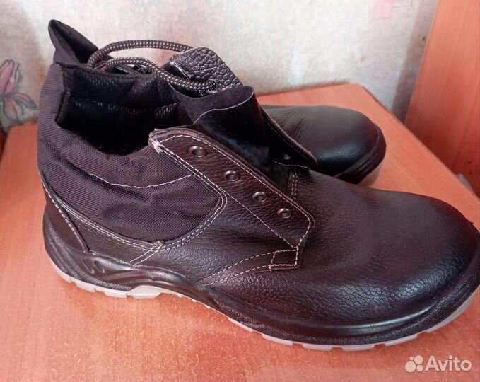 Костюм рабочий и обувь