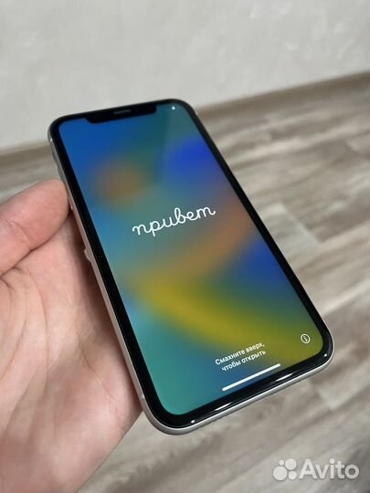 Телефон iPhone XR
