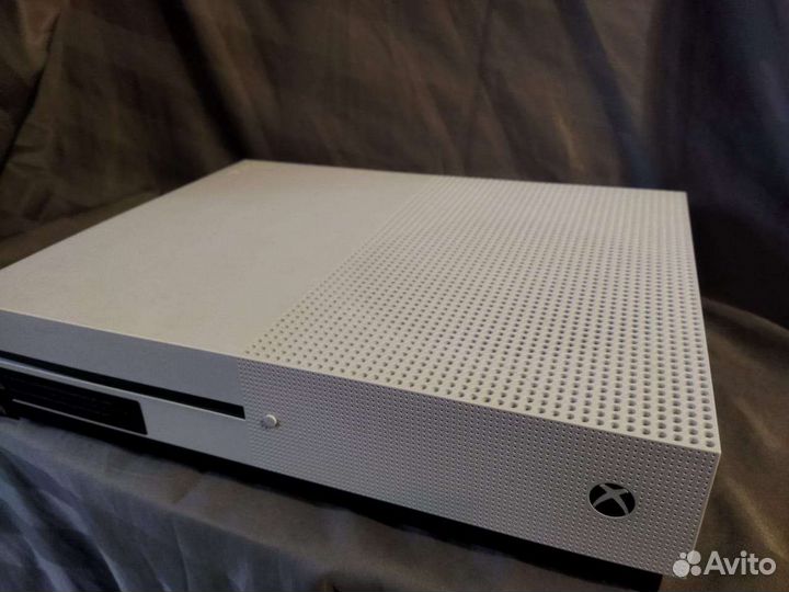 Xbox One s 1tb с играми