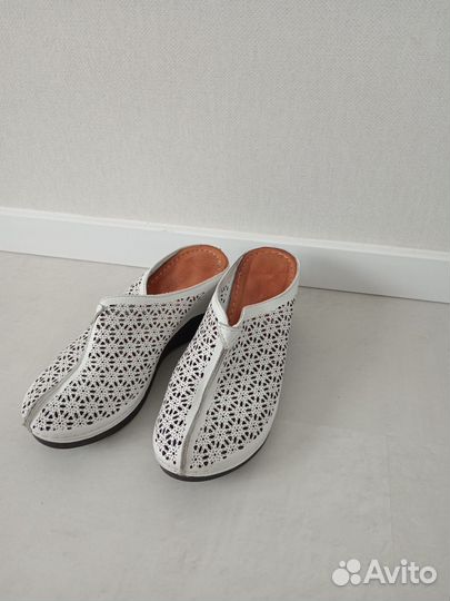 Медицинские сабо 37