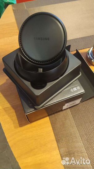 Док-станция Samsung DeX Station EE-MG950