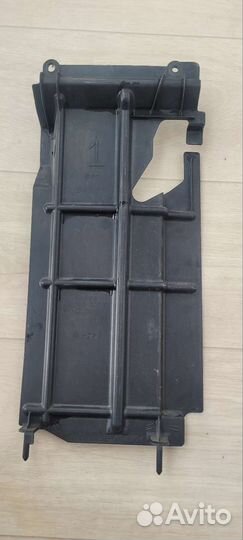 Дефлектор радиатора Toyota Platz NCP16