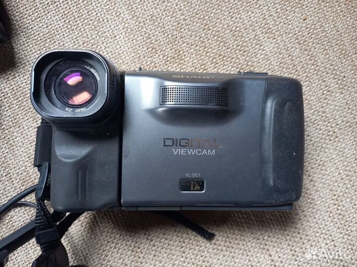 Видеокамера Sharp digital VL-DC1 Viewcam Hi8