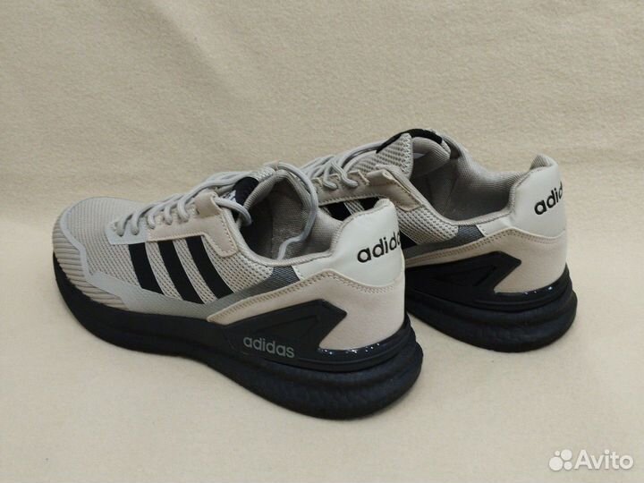 Кроссовки adidas летние