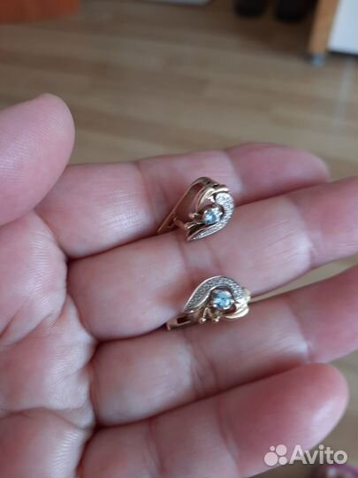 Золотые серьги с бриллиантами