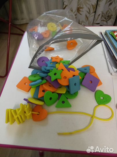 Игрушки пазлы шнуровки