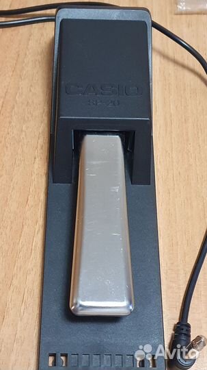 Синтезатор casio lk-300 tv-p, стойка, педаль