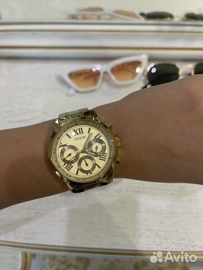 Часы guess