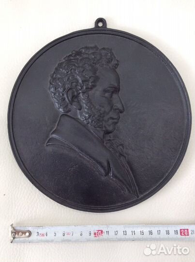 Борельефы,бюсты антикварные