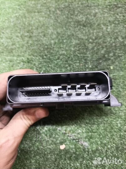 Блок управления парковочного тормоза Audi Audi A8