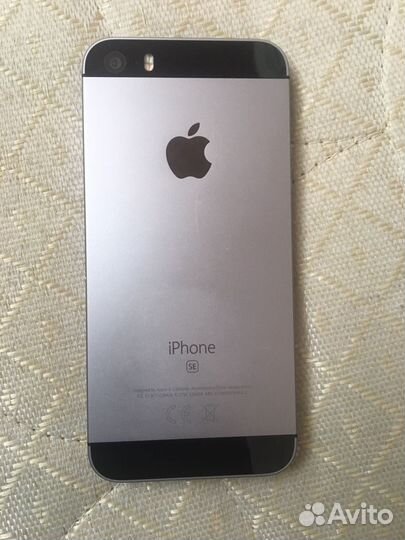 Телефон iPhone se