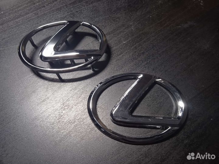 Эмблема шильдик значок на руль Лексус Lexus