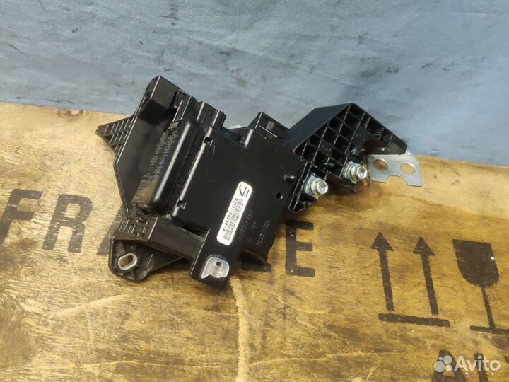 Блок предохранителей Toyota LC200 2016г