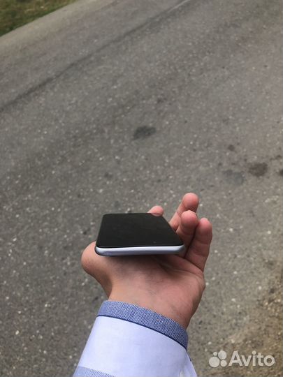 Телефон iPhone 6s