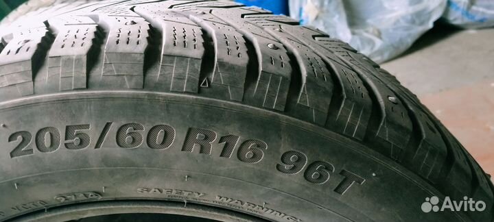 Kumho WinterCraft Ice WI31 205/60 R16