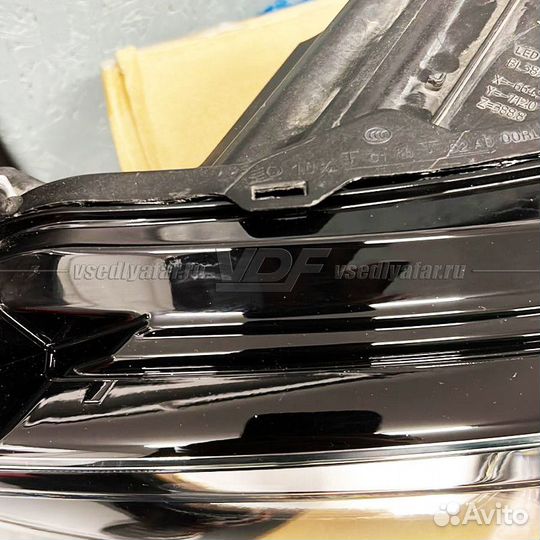 Стекло для фары Volkswagen Golf 8 (2019-2022) Лево