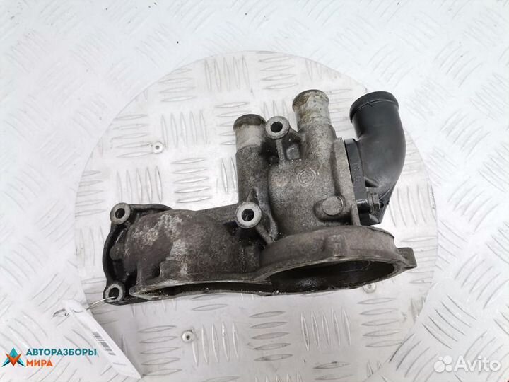 Корпус термостата Volkswagen Golf 1990 055121121F