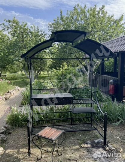 Мангал с крышей