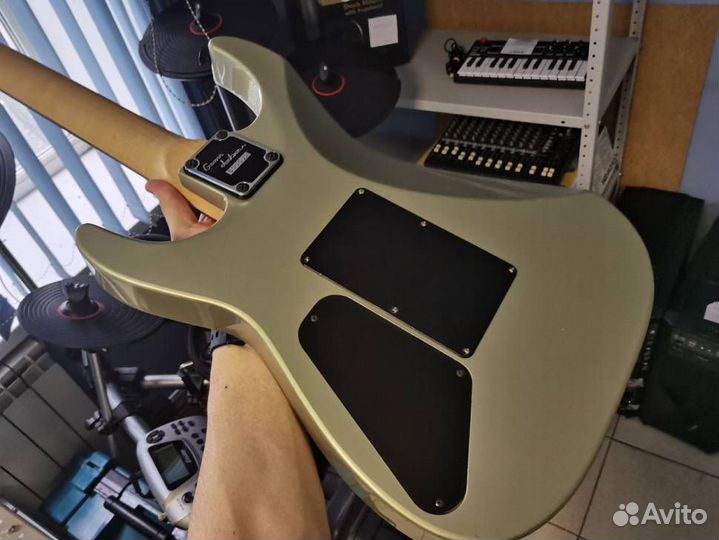 Grover Jackson Dinky. Система Флойд