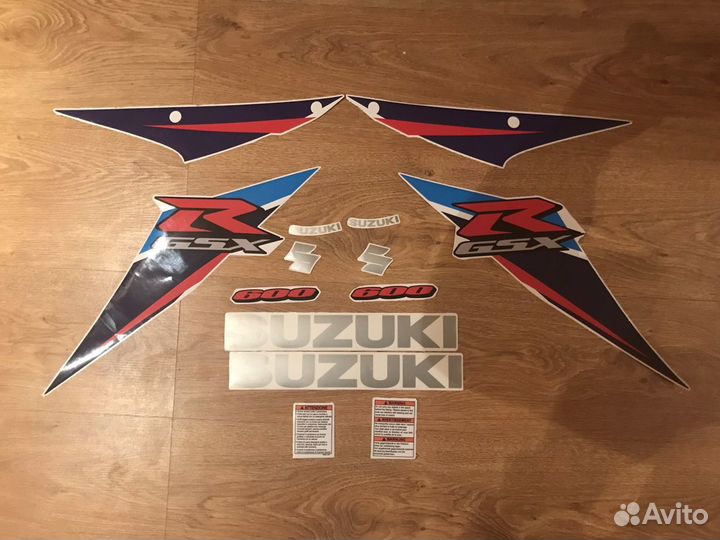 Комплект наклеек Suzuki