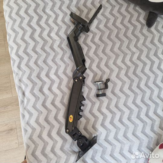 Кронштейн для монитора на стол