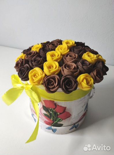 Шоколадные Розы- 37 шт в Шляпной Коробке