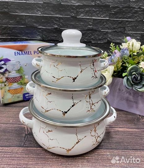 Набор эмалированных кастрюль