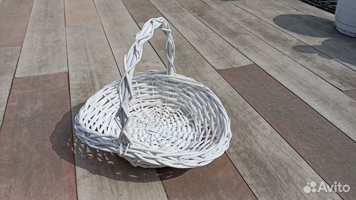 Корзина плетеная для подарков