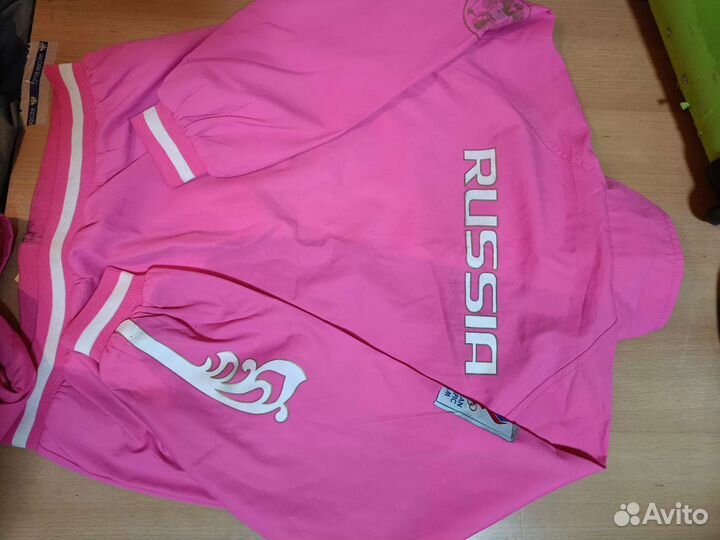 Спортивный женский костюм