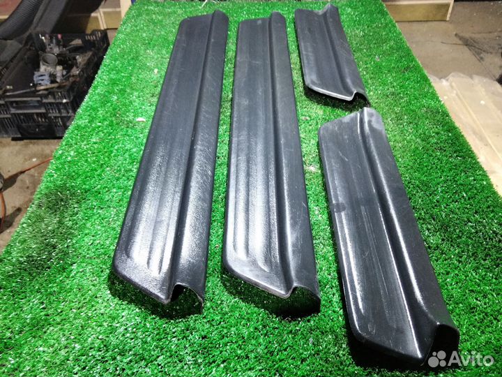 Накладки на пороги Ниссан Максима а32 комплект
