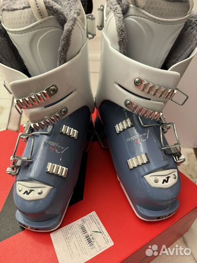 Горнолыжные ботинки детские 22 Nordica