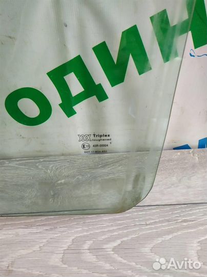 Стекло двери передней левой Ford-Форд Fiesta 1995