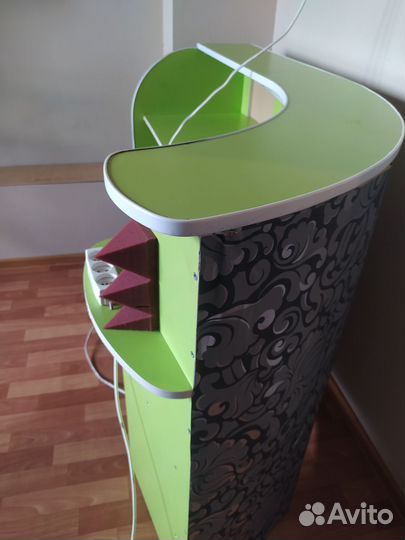 Стол-этажерка