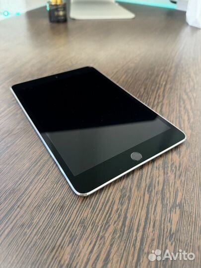 Apple iPad mini 4 16Gb WiFi