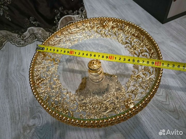 Тортница на ножке