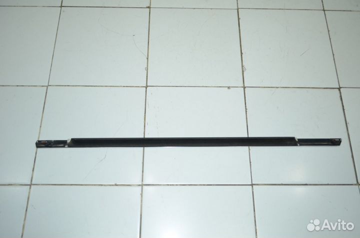 Молдинг двери задний левый Land Rover Range Rover