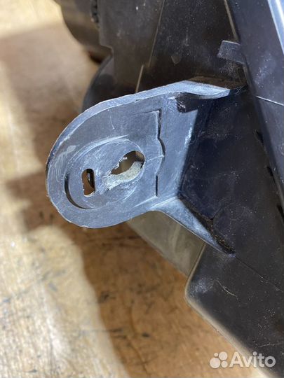 Фара передняя левая Lancia Phedra 141946