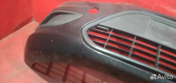 Форд Фокус 2 бампер передний с дефектом