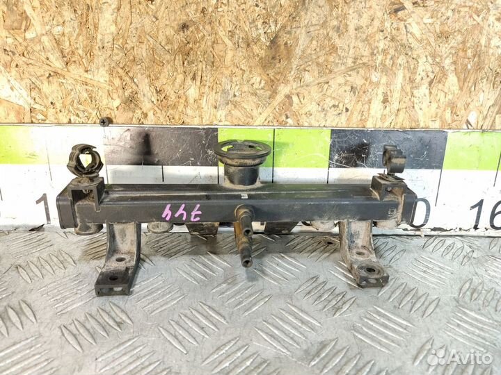 Рейка топливная рампа Peugeot 406 1995-1999