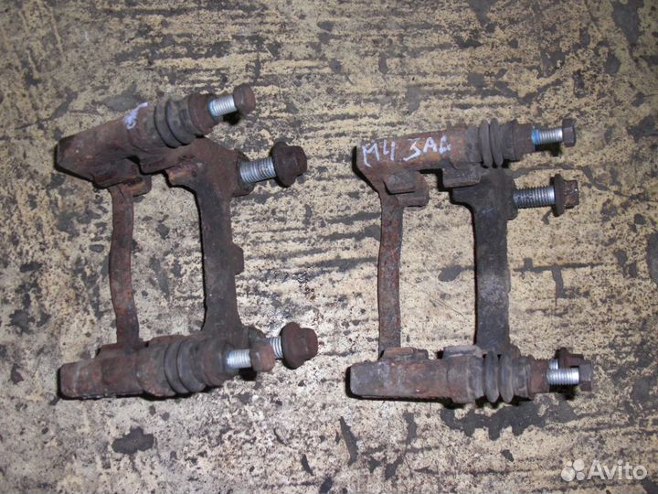 Скоба суппорта с направляющей Форд Модео 2007+