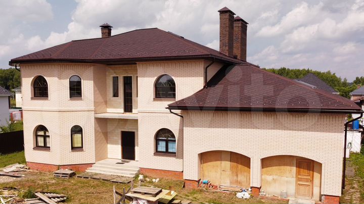 Дом 440,3 м² на участке 12,4 сот.