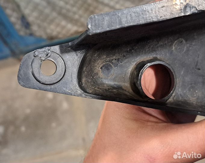 Боковой пластик Yamaha fzs fazer