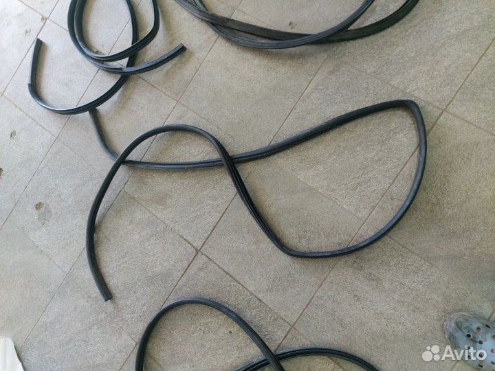 Уплотнитель двери Lifan X60 2016