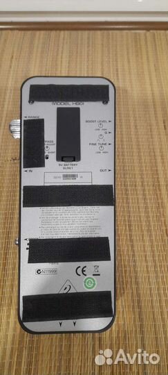 Педаль Wah Behringer HB01