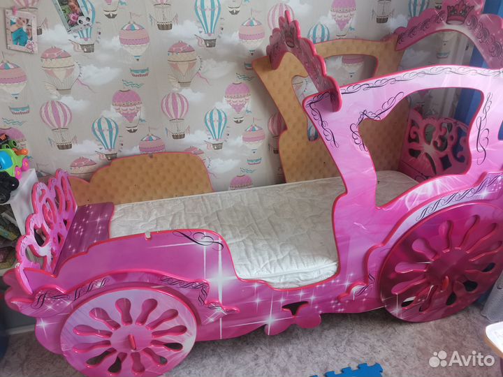 Детская кровать карета