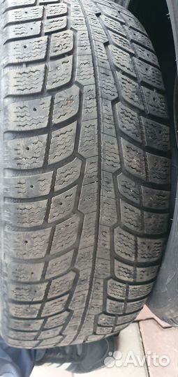 Michelin X-Ice North 215/65 R16