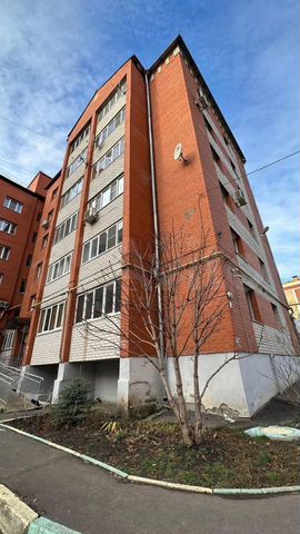 3-к. квартира, 100 м², 1/6 эт.