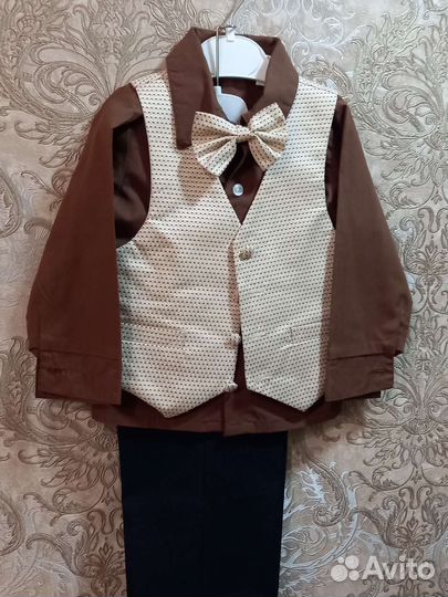 Нарядный костюм для мальчика 2-3года