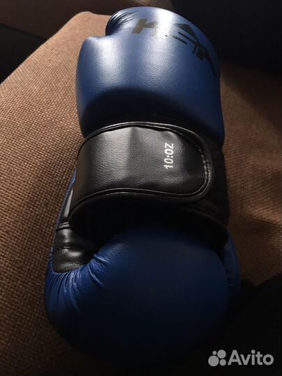 Боксерские перчатки 10 oz